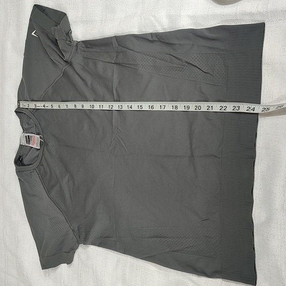 Gym Shark Dark Gray Workout Active Casual Short Sleeve Shirt Size Small - Picture 6 of 6